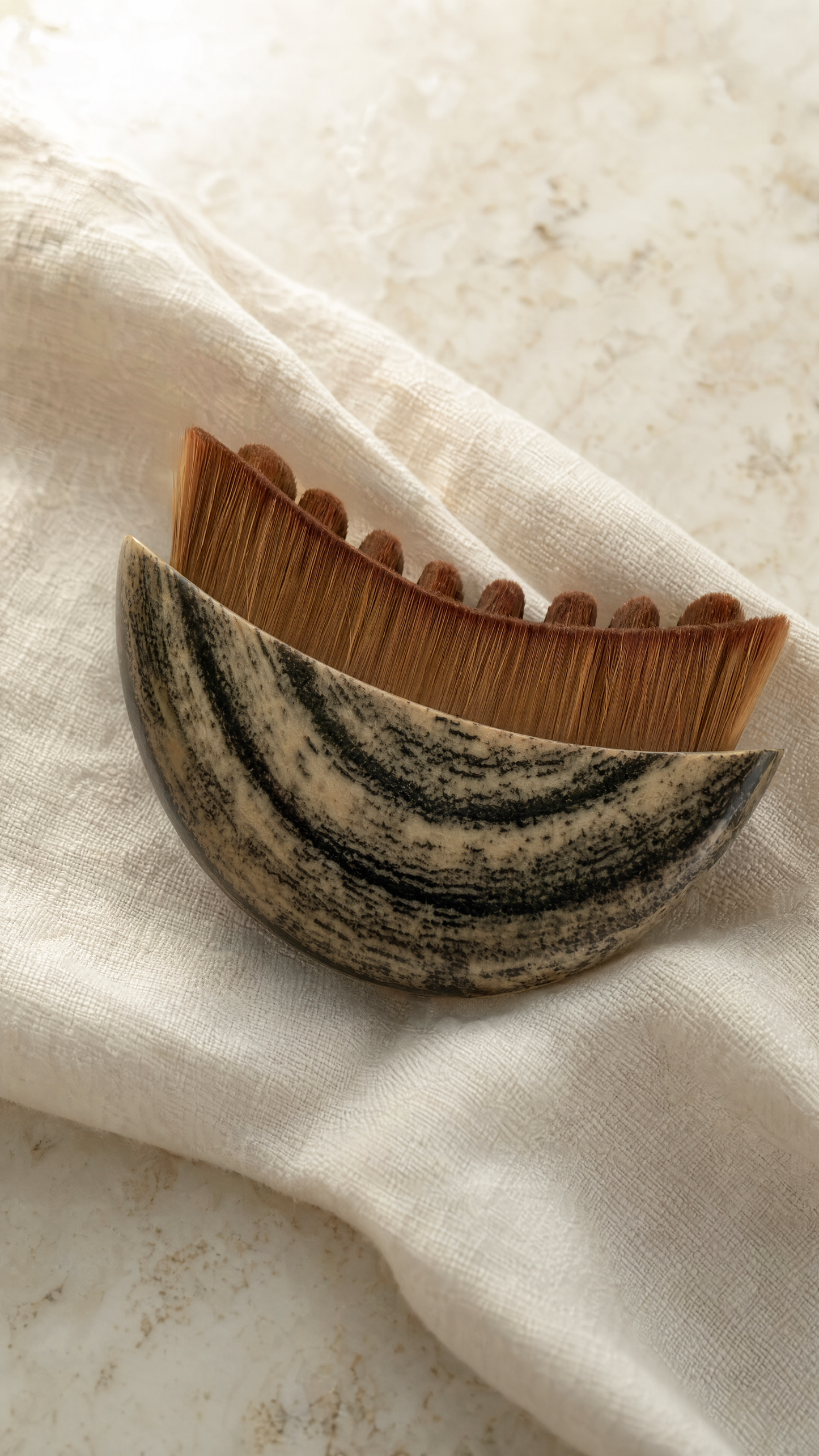 Ilumina Lymphatic Contour Face Brush